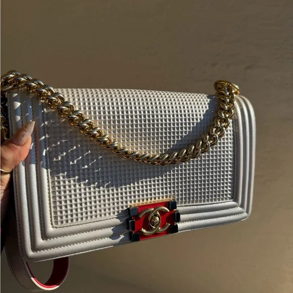 Chanel White Cube Medium Boy Bag Shoulder Bag with Gold Chain - Picture 1 of 12